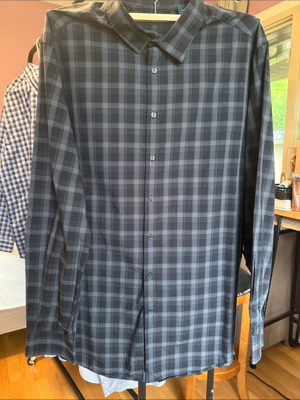 Perry Ellis Black and Gray Plaid Long-Sleeve Button-Down Shirt